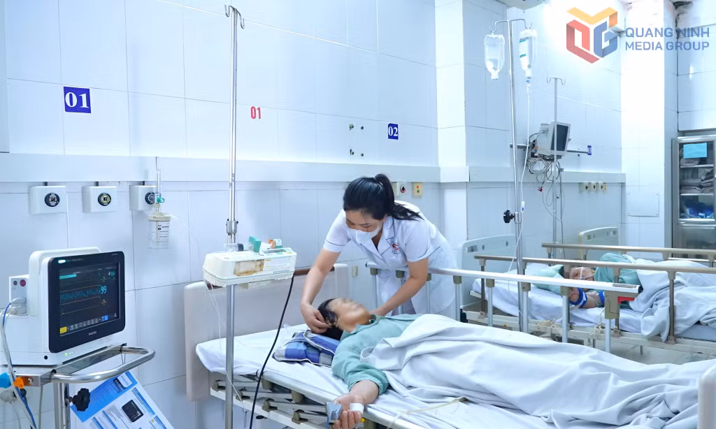 Bệnh viện Đa khoa tỉnh bố trí phòng bệnh với đủ thiết bị y tế phục vụ công tác thu dung, điều trị và cấp cứu người bệnh mắc Covid-19.