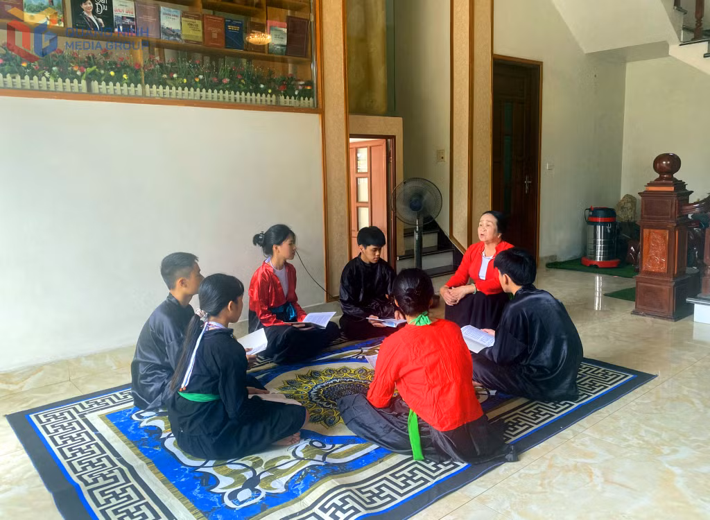 Gia đình là nơi gìn giữ, truyền dạy các giá trị văn hóa đặc trưng người Sán Dìu.