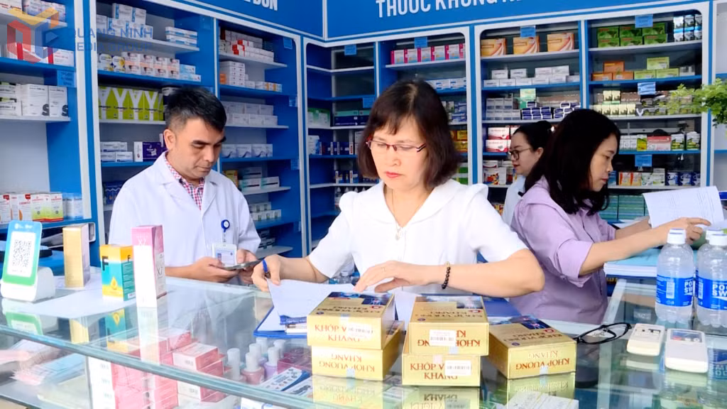 Trung tâm Kiểm nghiệm, Sở Y tế tiến hành lấy mẫu đánh giá một số chỉ tiêu chất lượng của một số loại TPCN trên thị trường trong đợt kiểm tra tháng 6/2025.