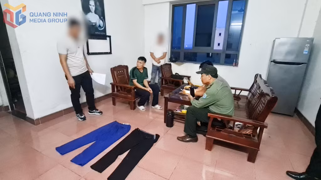 Nguyễn Văn Báo khai nhận, y đã mặc 1 bộ quấn áo học sinh trường nghề trên địa bàn TP Uông Bí trong quá trình gây án rồi chạy trốn, hóng đánh lạc hướng điều tra của cơ quan chức năng.