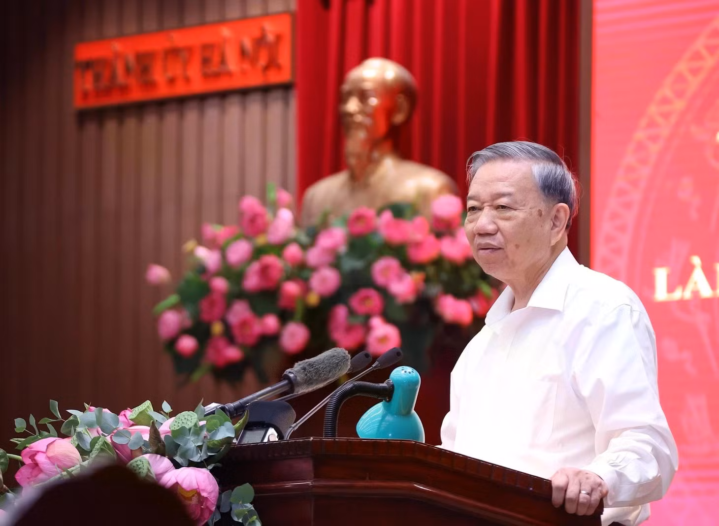 Tổng Bí thư Tô Lâm phát biểu kết luận tại buổi làm việc với Ban Thường vụ Thành ủy Hà Nội. (Ảnh: Văn Điệp/TTXVN)