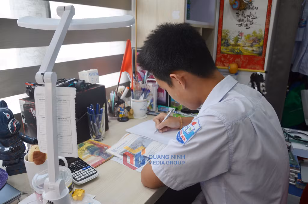 Đỗ Tuấn Lâm đoạt á khoa lớp chuyên Lý trong Kỳ thi tuyển sinh vào lớp 10 Trường THPT Chuyên Hạ Long năm học 2025–2026.