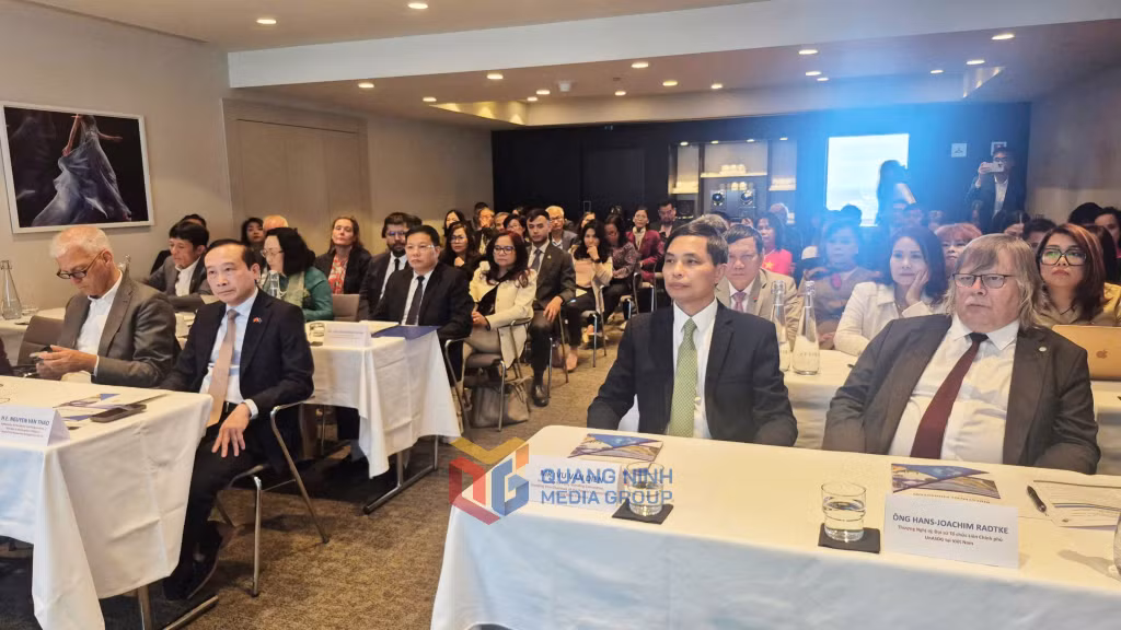 Các Đại biểu tham dự Diễn Đàn. 