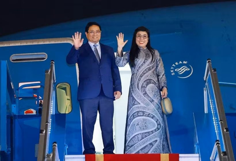 Thủ tướng Phạm Minh Chính và Phu nhân rời Hà Nội sang tham dự Hội nghị Đại dương Liên hợp quốc lần thứ 3 tại Pháp và thăm chính thức Estonia, Thụy Điển. (Ảnh: Dương Giang/TTXVN)