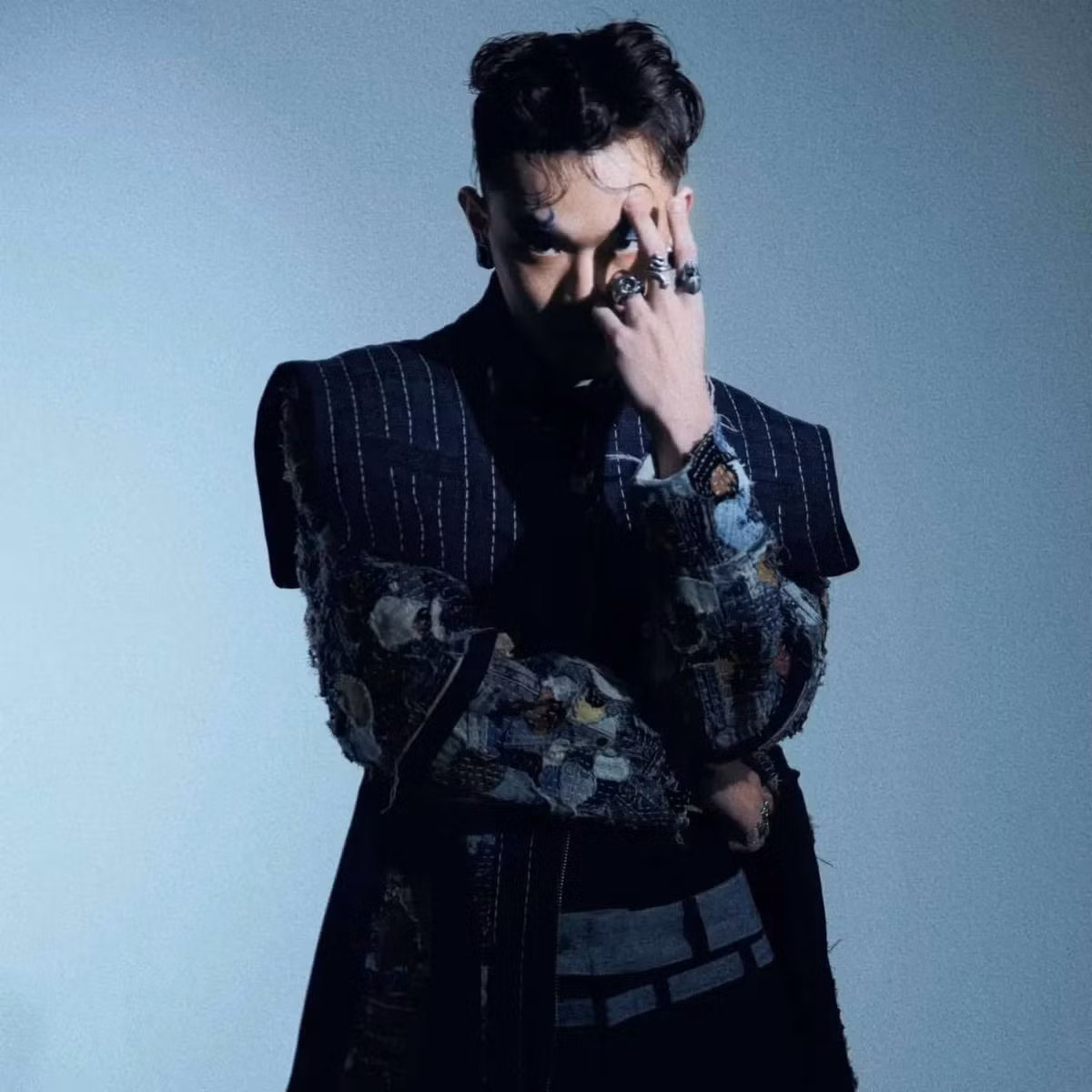 Nón vàng Rap Việt tung album đầu tay, trở lại đường đua âm nhạc - Ảnh 1.