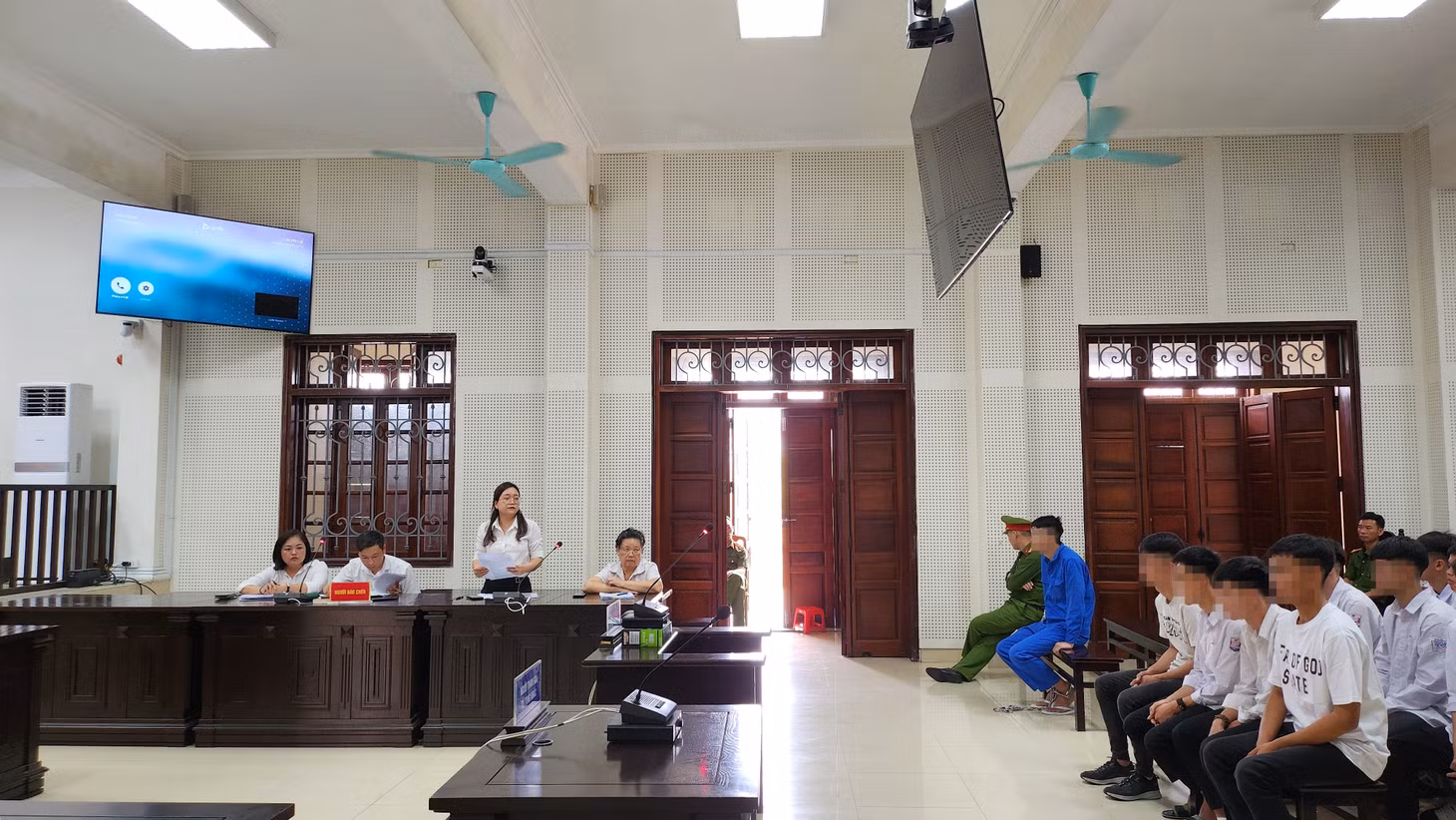 Trợ giúp viên pháp lý, Trung tâm Trợ giúp pháp lý nhà nước tỉnh tham gia tố tụng bào chữa cho bị cáo trong vụ án hình sự xét xử tại TAND tỉnh (tháng 6/2025).