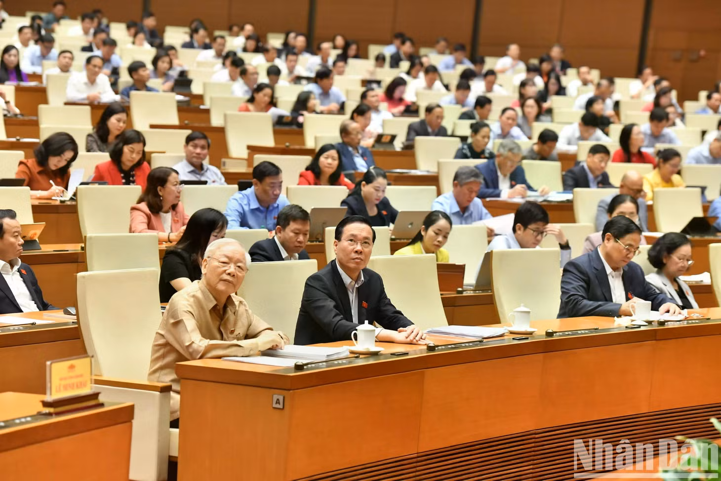 Tổng Bí thư Nguyễn Phú Trọng và các đồng chí lãnh đạo Đảng, Nhà nước và các đại biểu dự phiên họp tại Hội trường Ba Đình. (Ảnh: ĐĂNG KHOA)