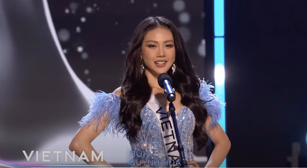Bùi Quỳnh Hoa xuất hiện trên sân khấu chung kết Hoa hậu Hoàn vũ 2023 (Ảnh chụp màn hình).