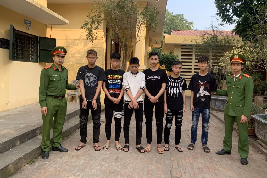 Sáu đối tượng bị công an tạm giữ (Ảnh: Công an cung cấp).