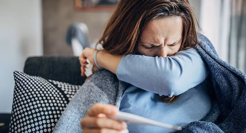 Cảm lạnh và viêm phế quản có thể gây sốt (Ảnh: ST)