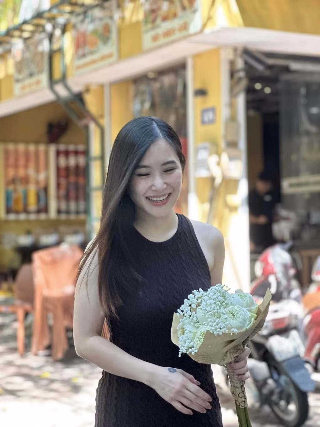 Hương Tràm chia sẻ hình ảnh chụp tại Việt Nam sau khi về nước (Ảnh: Facebook nhân vật).
