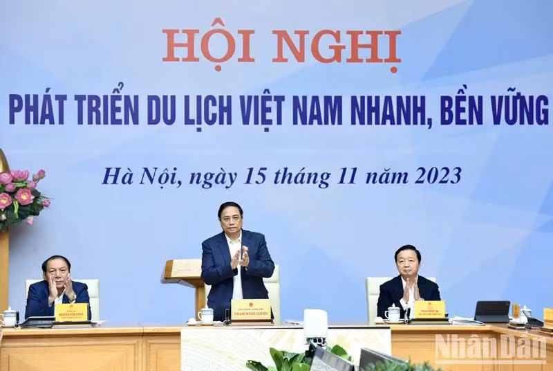 Thủ Tướng Phạm Minh Chính dự và chỉ đạo hội nghị.