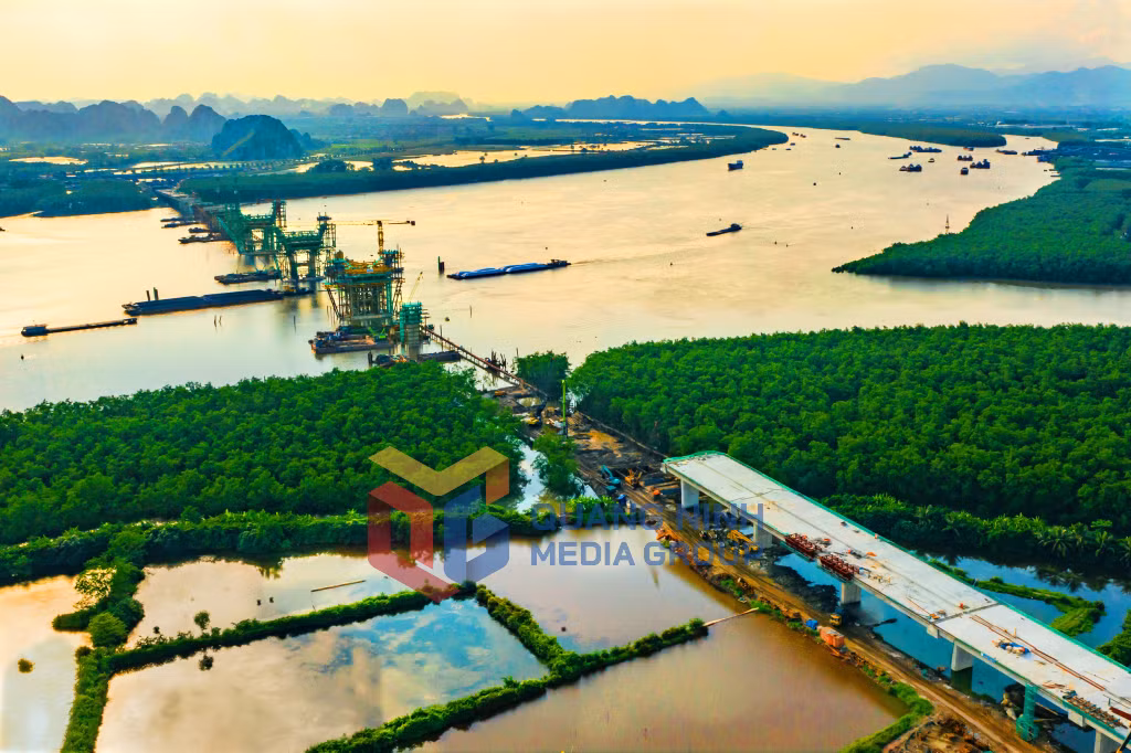 2023-11_Xây dựng cầu Bến Rừng. Ảnh: Dương Văn Toàn