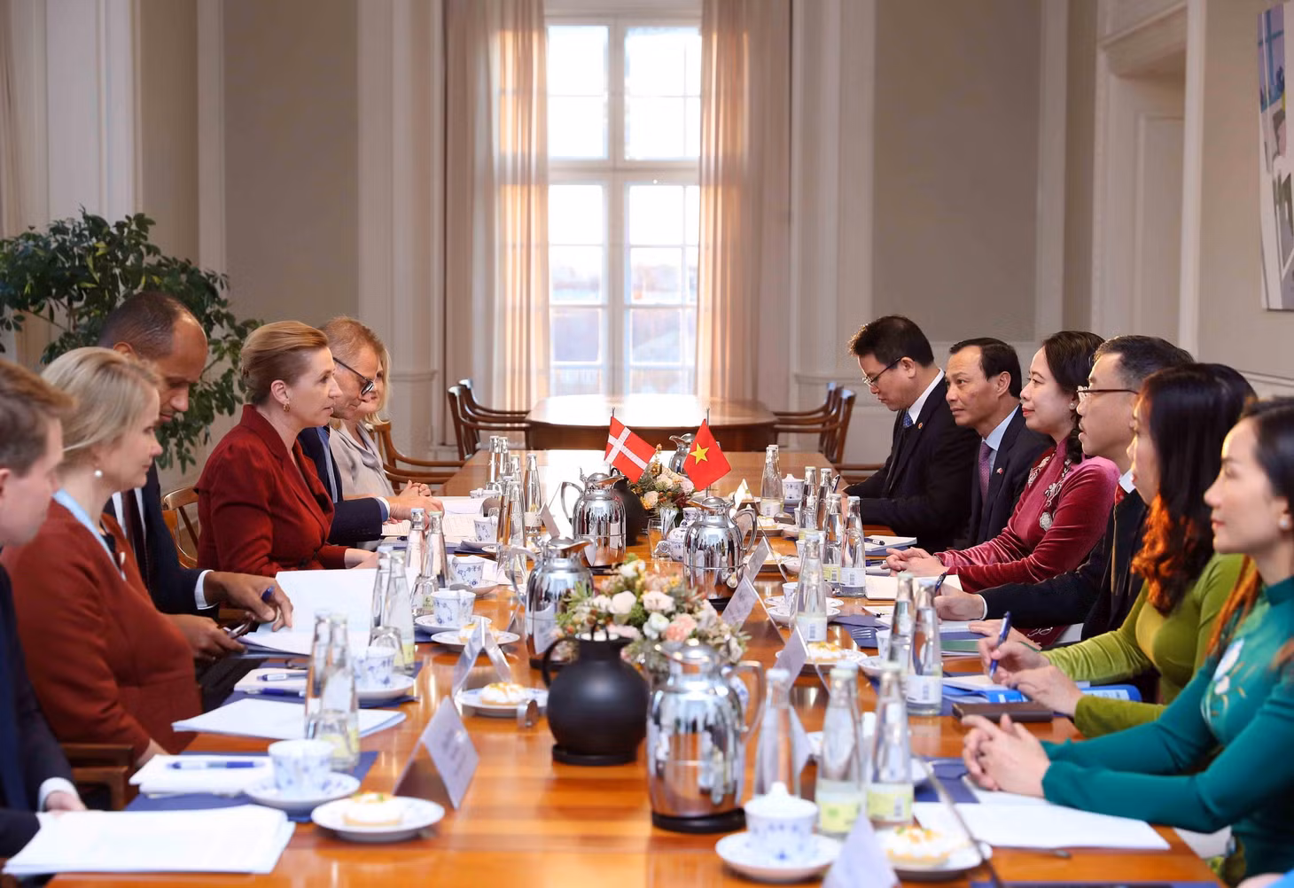 Phó Chủ tịch nước Võ Thị Ánh Xuân hội đàm với Thủ tướng Đan Mạch Mette Frederiksen. (Ảnh: An Đăng/TTXVN)
