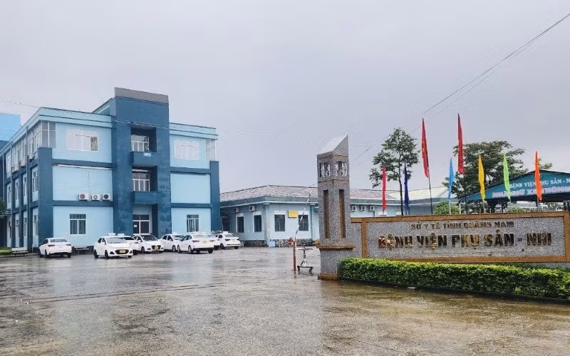 Bệnh viện Phụ sản - Nhi Quảng Nam, nơi xảy ra vụ việc bé trai 4 tuổi tử vong sau 2 ngày nhập viện điều trị với chẩn đoán ban đầu là viêm ruột. Ảnh: Hoàng Bin.