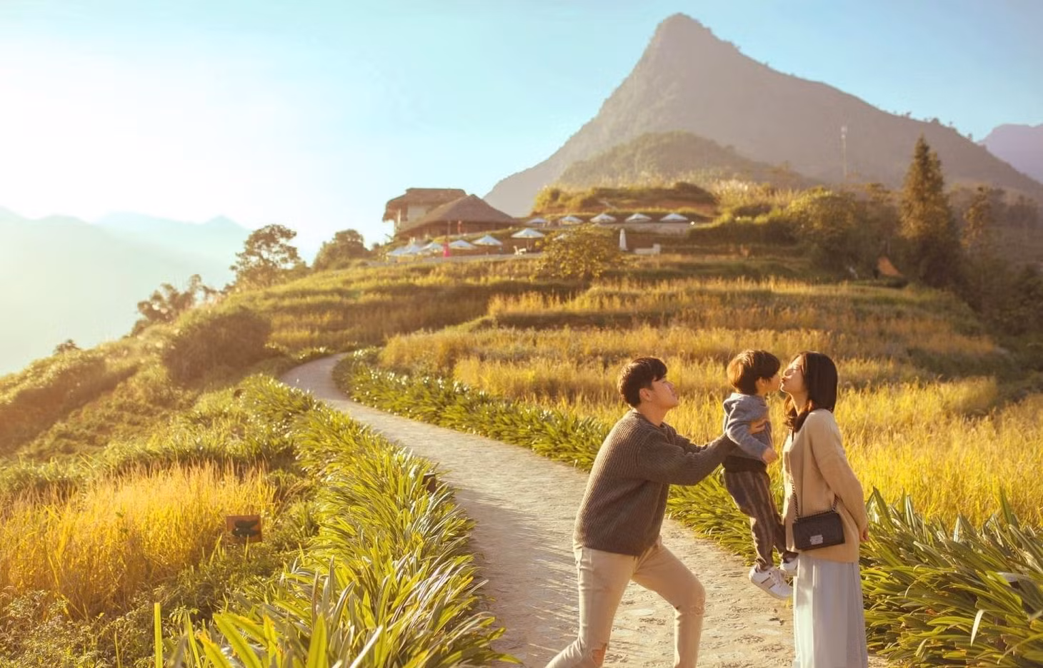 Khung cảnh mùa thu đầy lãng mạn ở Sa Pa. Ảnh: SK Travel