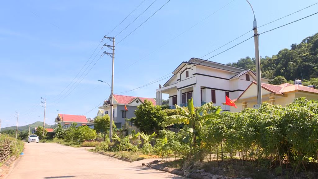 Nhiều hộ dân đã sinh sống ổn định tại khu tái định cư Đoàn Kết, huyện Vân Đồn.