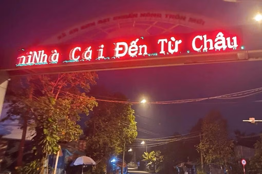 Nội dung xuất hiện trên bảng điện tử (Ảnh: Người dân cung cấp).