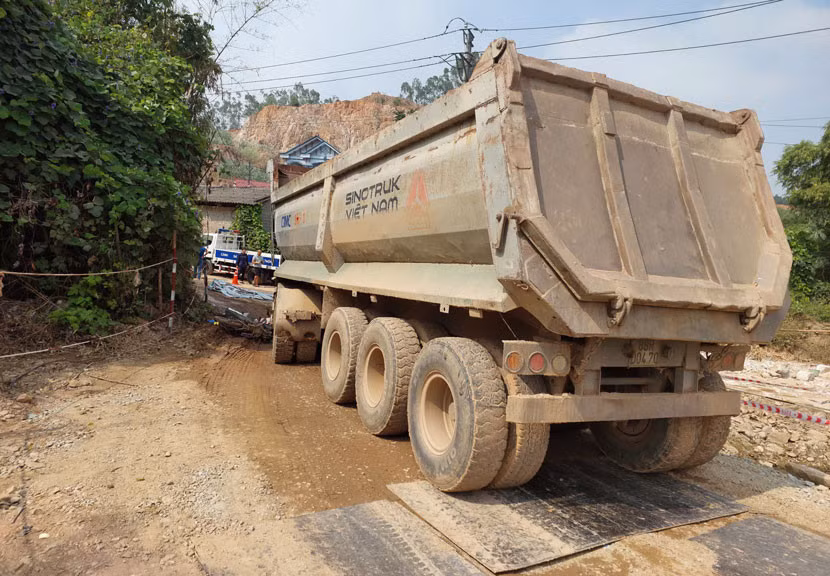 Xe tải trong vụ tai nạn chết người. Ảnh: Bảo Nguyên