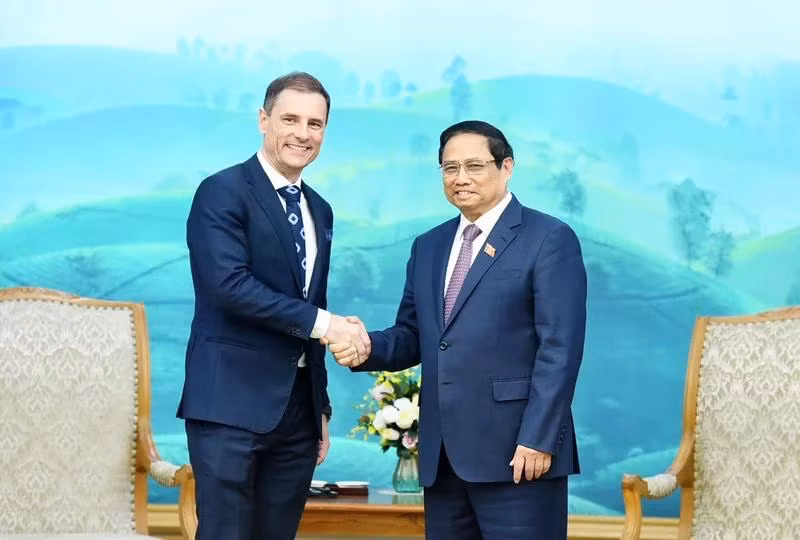 Thủ tướng Phạm Minh Chính và Bộ trưởng Tư pháp Hungary Tuzson Bence. (Ảnh: TRẦN HẢI)
