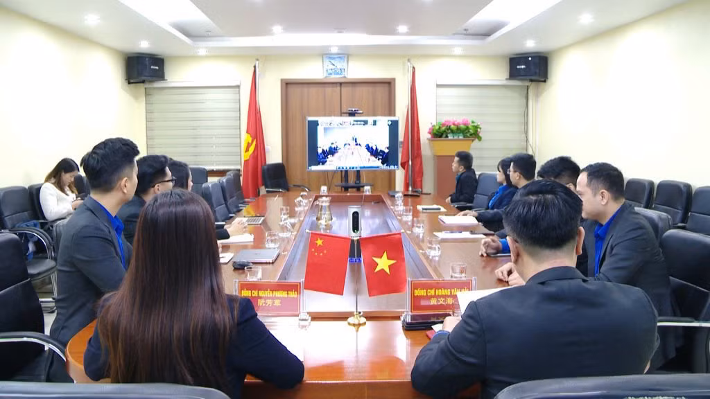Quang cảnh hội nghị trực tuyến.