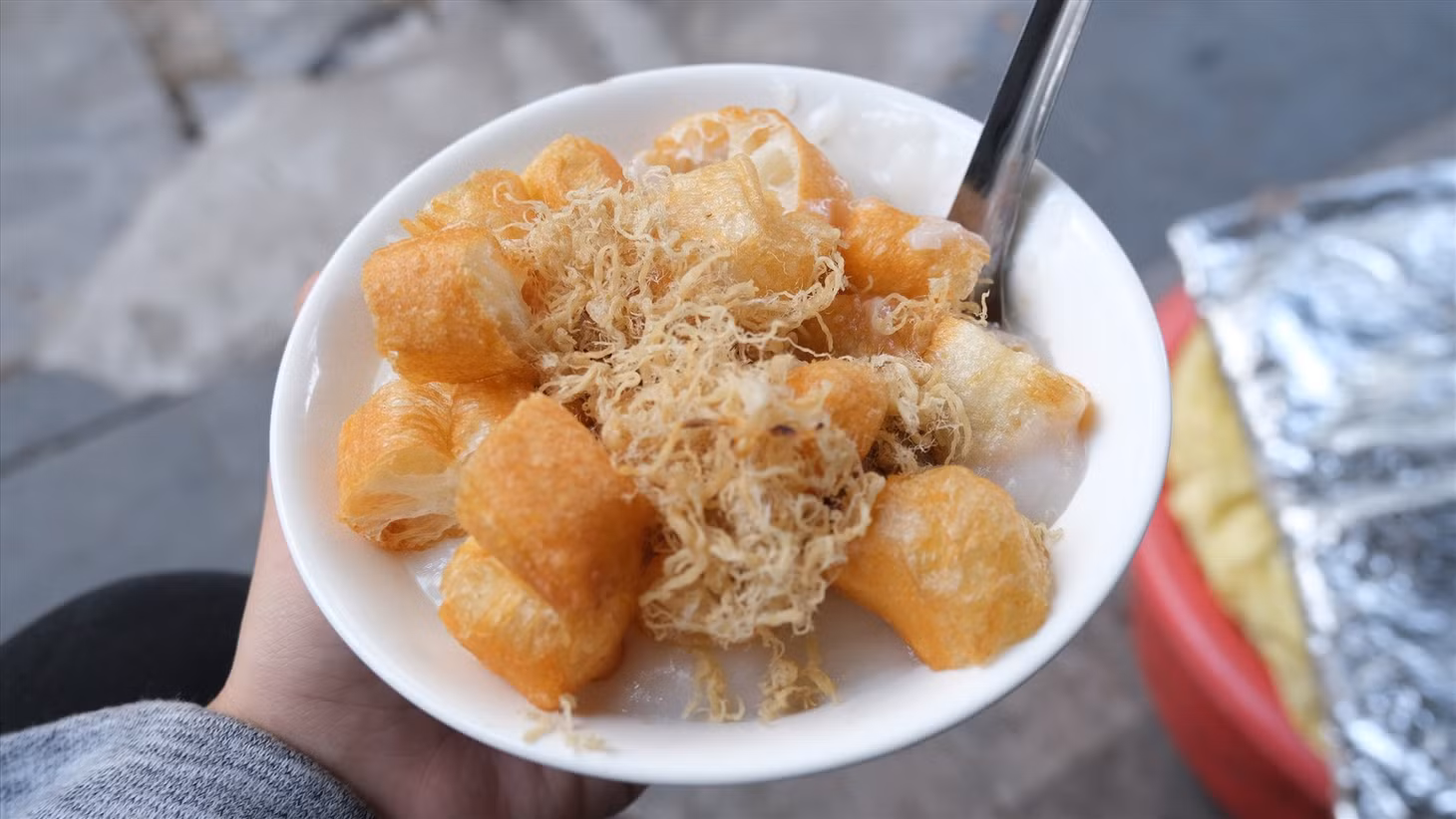 Hình ảnh bát cháo sườn đúng chuẩn Hà Nội. Ảnh: Phong Linh