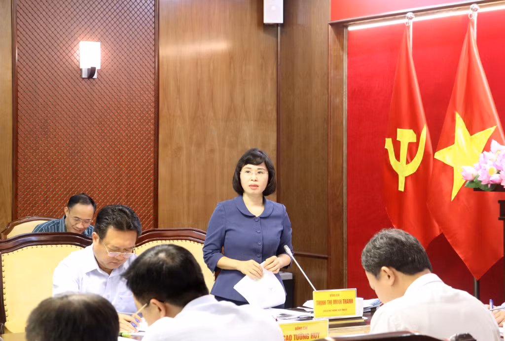Đồng chí Trịnh Thị Minh Thanh, Phó Bí thư Thường trực Tỉnh ủy, phát biểu tại cuộc họp.