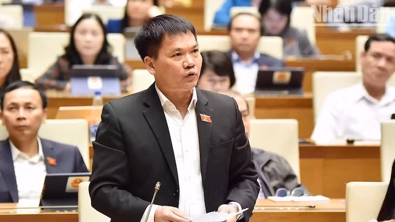 Đại biểu Dương Khắc Mai (Đắk Nông) tham gia ý kiến thảo luận. (Ảnh: THỦY NGUYÊN)