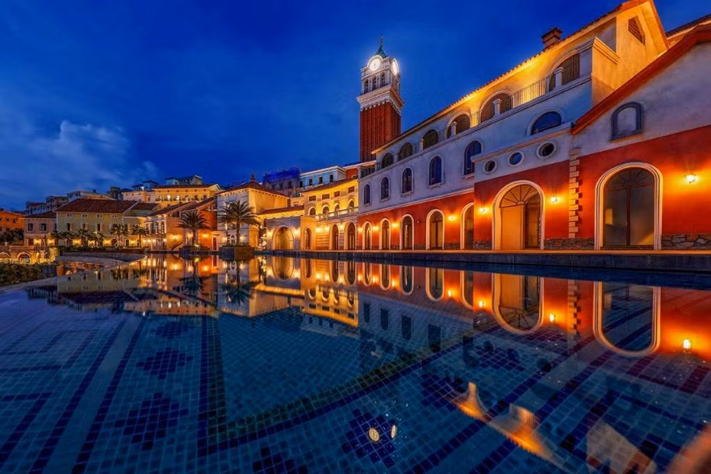 Khu nghỉ dưỡng La Festa Phu Quoc là khách sạn đầu tiên của Curio Collection by Hilton tại Việt Nam.