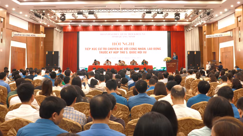 Đại biểu Quốc hội tiếp xúc cử tri chuyên đề với công nhân, lao động trên địa bàn tỉnh trước Kỳ họp thứ 5 Quốc hội khóa XV, ngày 13/5/2023.