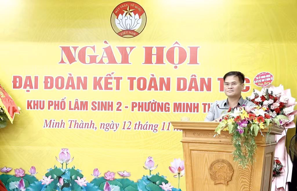 Đồng chí Bùi Văn Khắng, Ủy viên Ban Thường vụ Tỉnh ủy, Phó Chủ tịch UBND tỉnh phát biểu tại Ngày hội.
