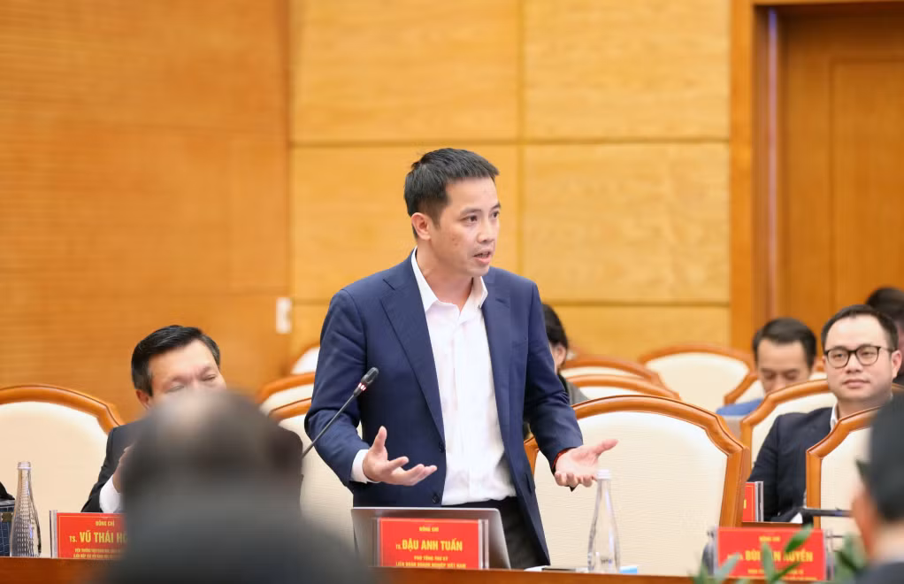 Tiến sĩ Đậu Anh Tuấn, Phó Tổng thư ký, Trưởng Ban Pháp chế Liên đoàn Thương mại và Công nghiệp Việt Nam (VCCI), phát biểu tại hội thảo.