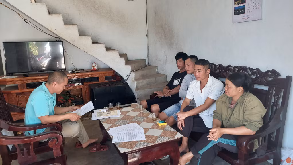 18 hộ dân thuộc các thôn 6,7,8,9 xã Quảng Phong đã 2 lần gửi đơn kiến nghị tới UBND xã Quảng Phong và UBND huyện Hải Hà; Đoàn Đại biểu Quốc hội tỉnh về việc cấp GCNQSDĐ