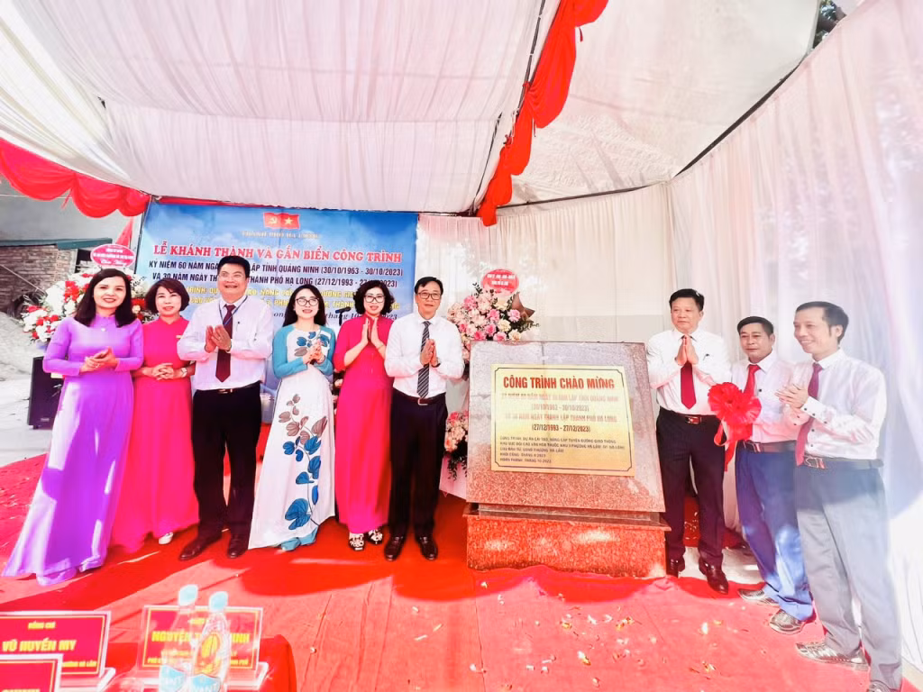 Khánh thành và gắn biển công trình chào mừng kỷ niệm 60 năm Ngày thành lập tỉnh Quảng Ninh, 30 năm Ngày thành lập TP Hạ Long đối với Dự án cải tạo, nâng cấp tuyến đường giao thông khu vực đồi cao văn hóa khu phố 3, phường Hà Lầm, TP Hạ Long.