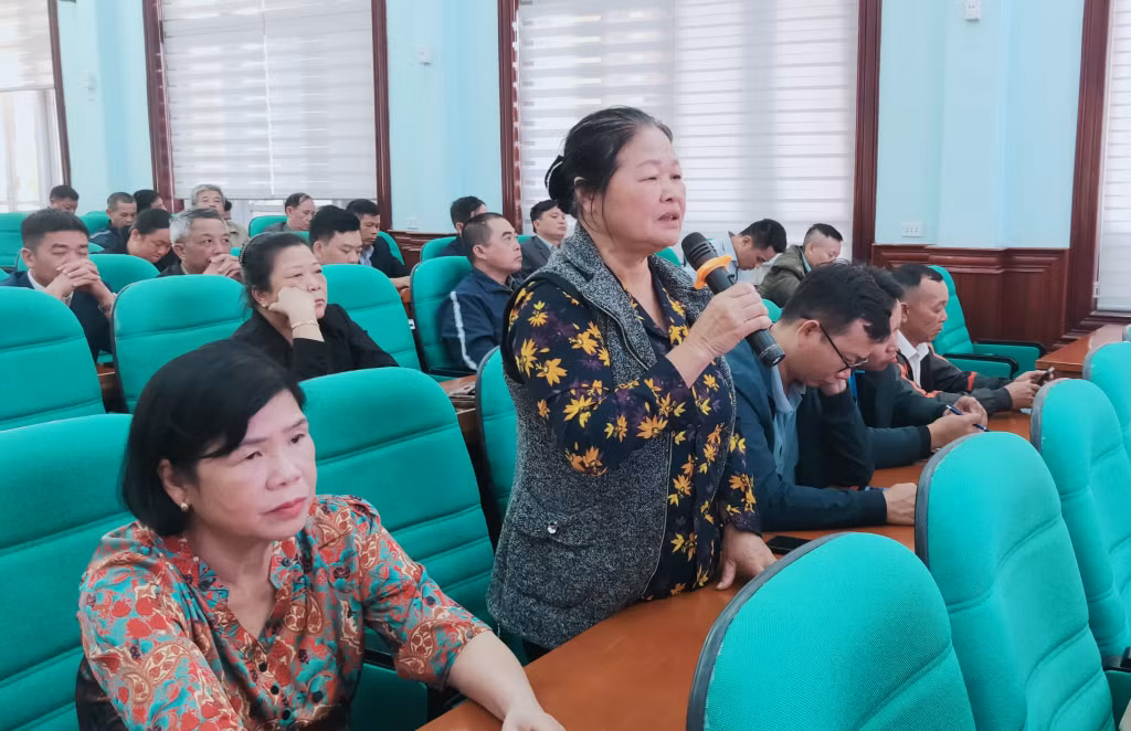 Cử tri huyện Ba Chẽ phát biểu tại hội nghị.