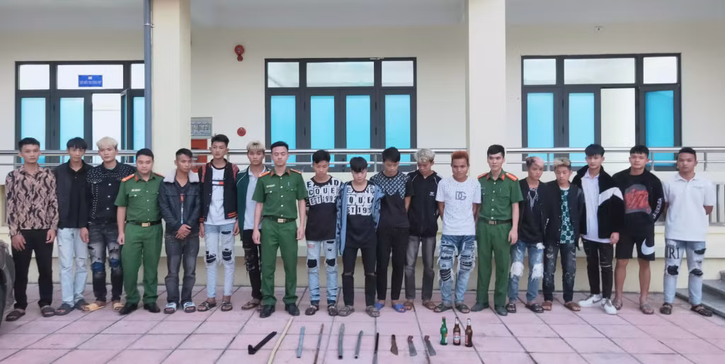 Các đối tượng và vật chứng tại cơ quan CSĐT.