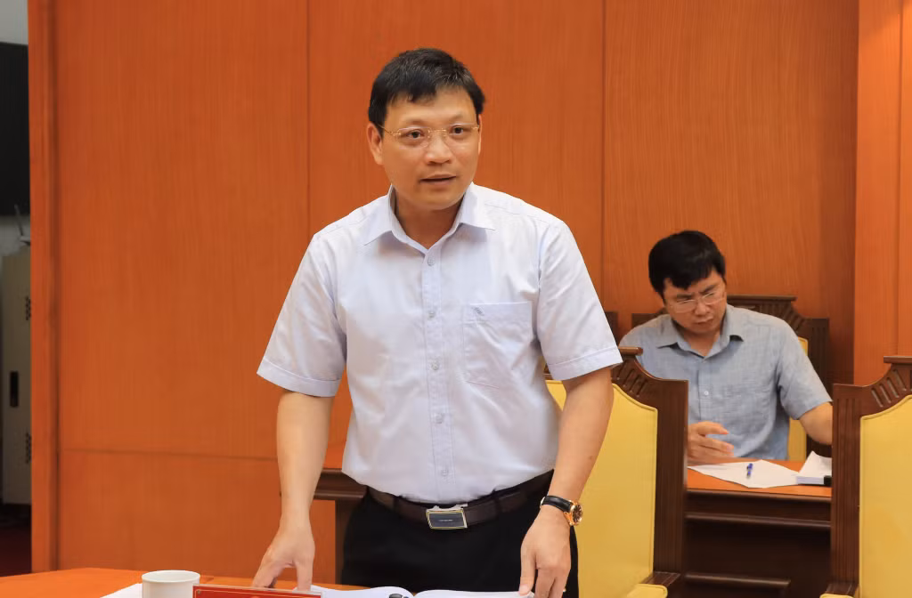 Đồng chí Nghiêm Xuân Cường, Phó Chủ tịch UBND tỉnh phát biểu tại cuộc họp.