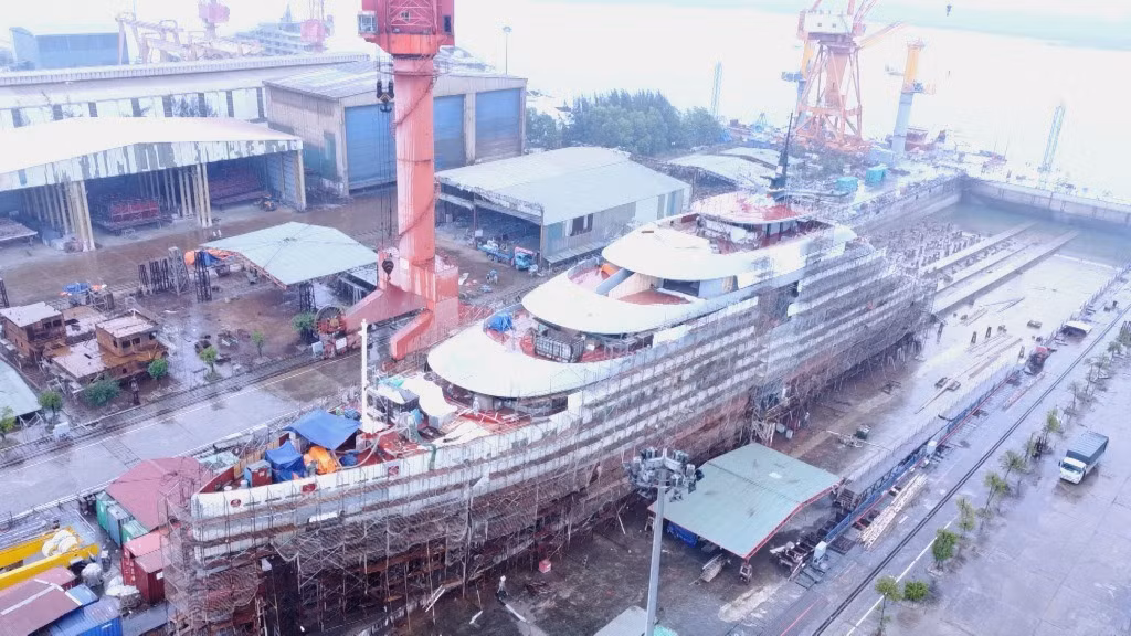 Đóng tàu là ngành công nghiệp quan trọng, nhất là với những tỉnh giáp biển như Quảng Ninh.