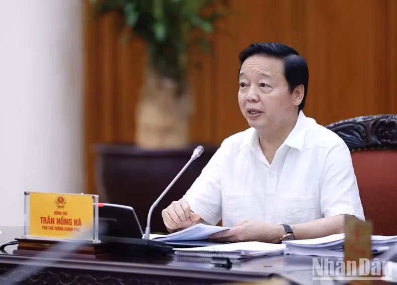 Phó Thủ tướng Trần Hồng Hà phát biểu ý kiến tại cuộc họp. Ảnh: Trần Hải.