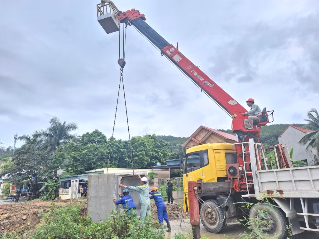 Đơn vị thi công dự án ngay sau khi cưỡng chế.