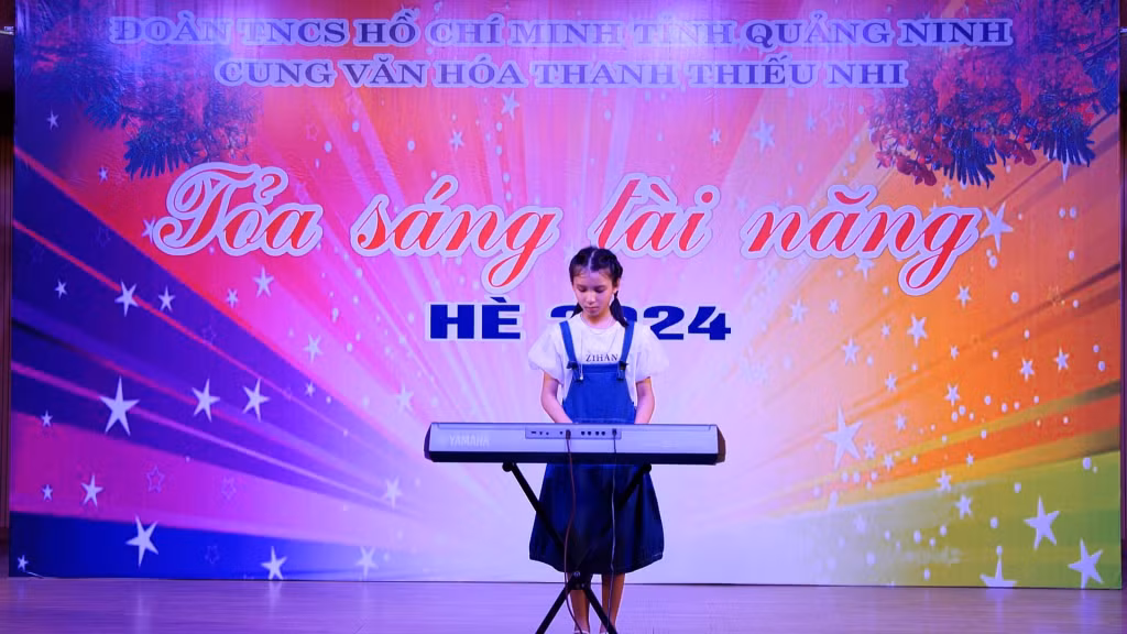 Học sinh khoá 1 hè 2024 với phần trình diễn độc tấu đàn Organ.