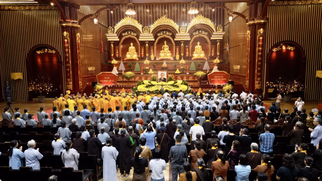 1000 đại biểu, tăng ni, phật tử và nhân dân tham gia lễ tưởng niệm Tổng Bí thư Nguyễn Phú Trọng tại Cung Trúc Lâm Yên Tử.