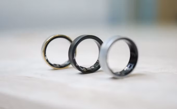 Galaxy Ring với ba màu vàng, đen và bạc. Ảnh: ZDnet