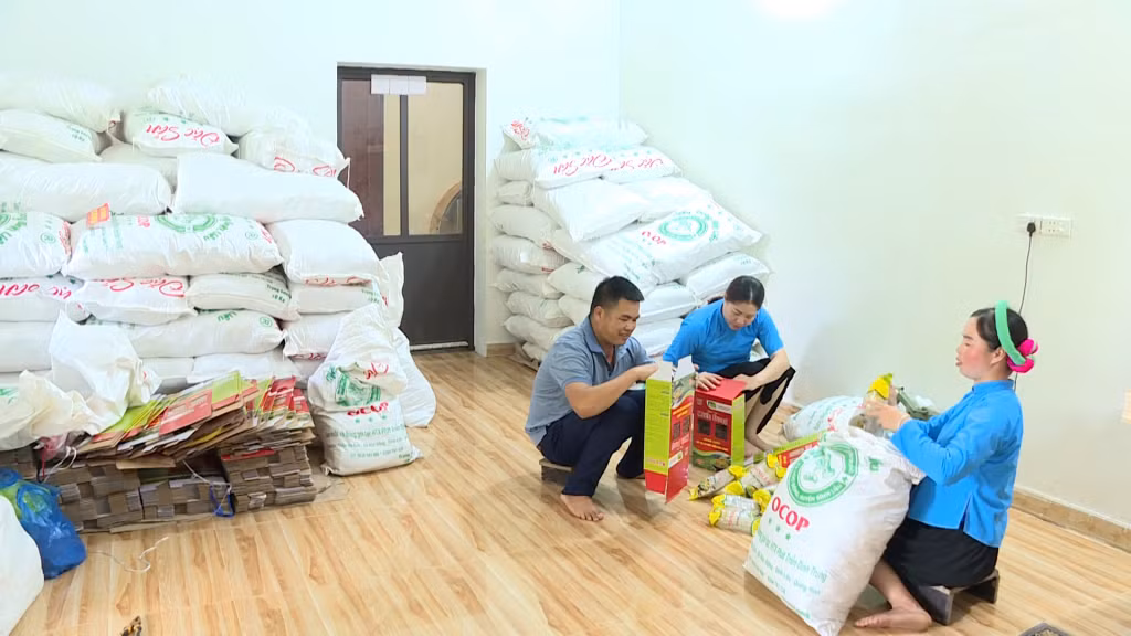 Kho hàng của HTX Phát triển Đình Trung vào cuối mùa sản xuất miến dong (tháng 3/2024). Ảnh: Đỗ Hùng