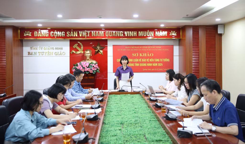 Quang cảnh cuộc họp.