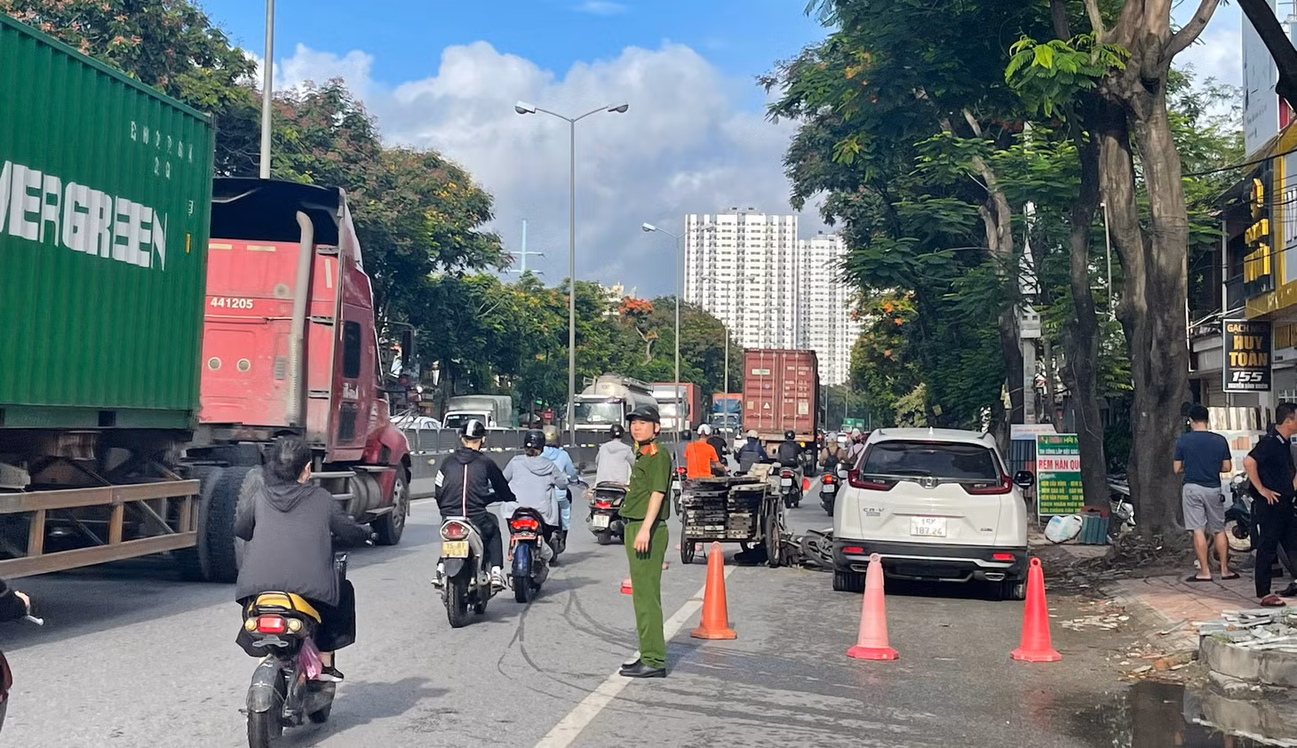 Hiện trường vụ tai nạn khiến 1 người ngồi sau xe máy tử vong