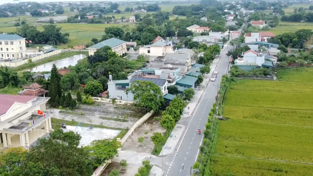 Hạ tầng các xã khu vực nông thôn, miền núi của huyện Đầm Hà được đầu tư đồng bộ.