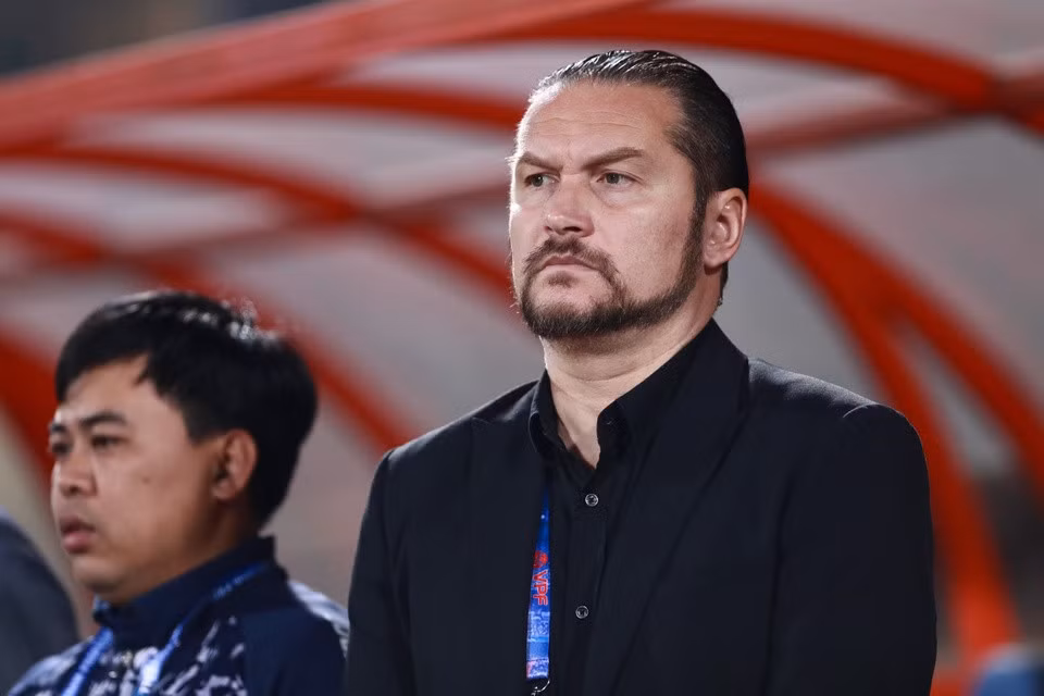 HLV Popov: 'Ông Troussier và Hoàng Đức nên tìm giải pháp' ảnh 1 HLV Popov: 'Ông Troussier và Hoàng Đức nên tìm giải pháp' ảnh 1