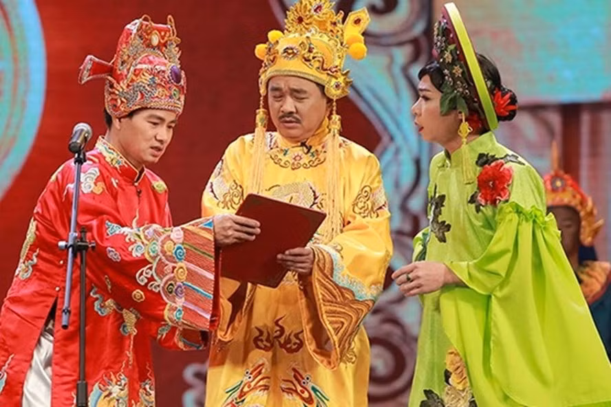 Bắc Đẩu của Công Lý tạo ra màu sắc đối nghịch với Ngọc Hoàng (Quốc Khánh) và Nam Tào (Xuân Bắc) ở các mùa Táo Quân. Ảnh: VTV