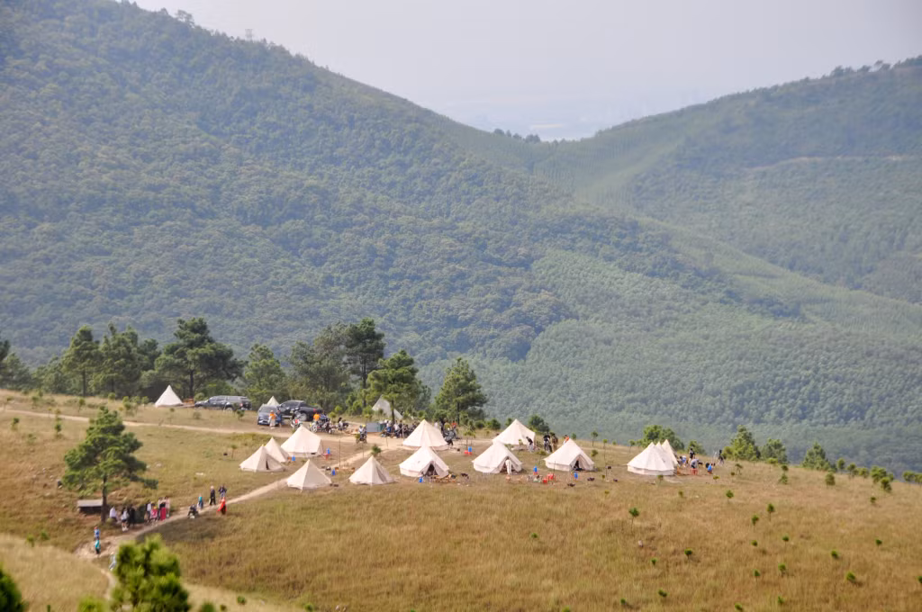 Mùa thu đông cũng là mùa camping lý tưởng trên đồi Phượng Hoàng.